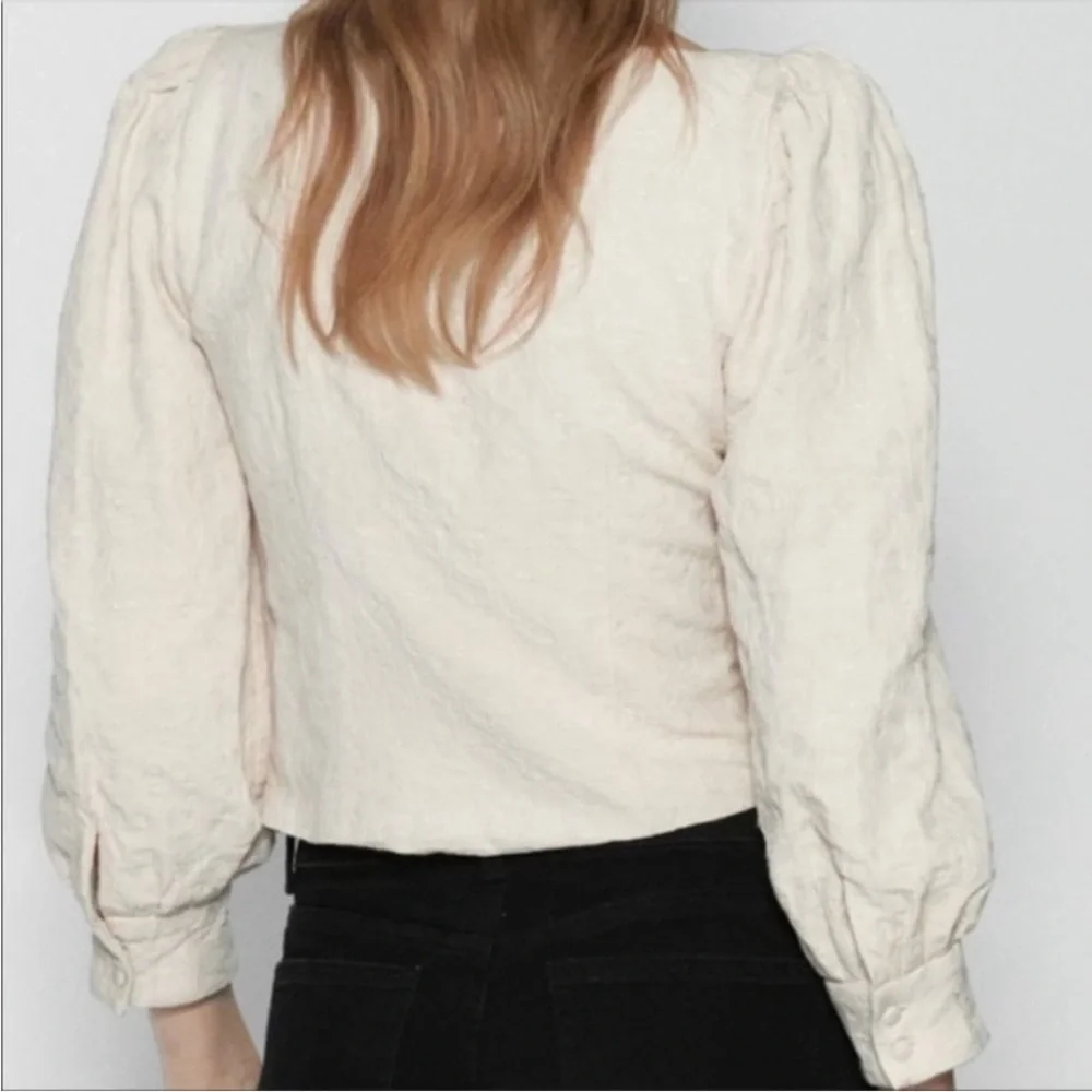 Zara Cream Textured Crinkle Sweetheart Puff Sleeve Blouse Sz S NWOT